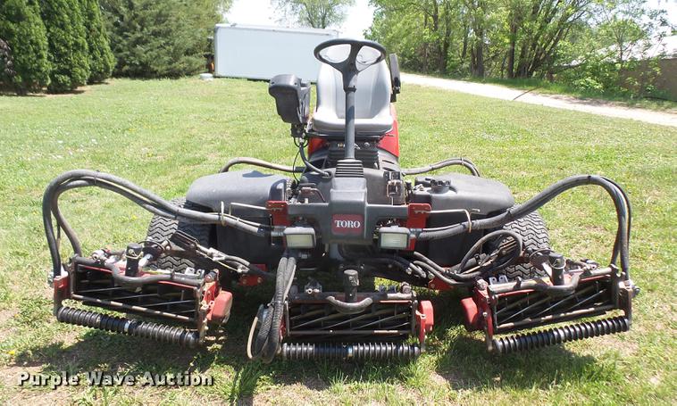 image for item DB6065 2007 Toro Reelmaster 5510 reel mower
