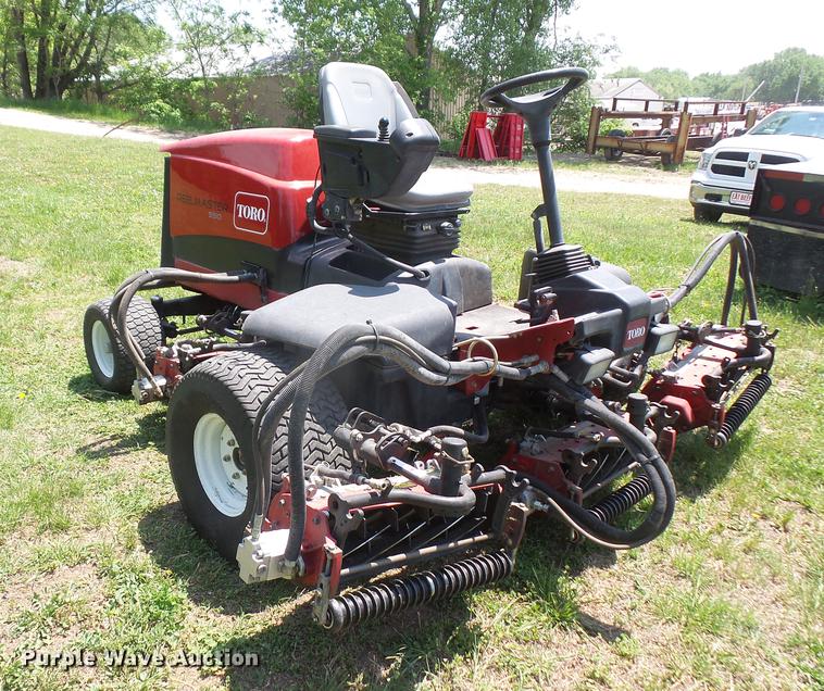 image for item DB6065 2007 Toro Reelmaster 5510 reel mower