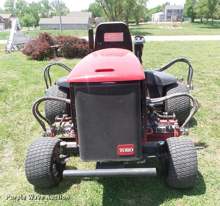image for item DB6065 2007 Toro Reelmaster 5510 reel mower