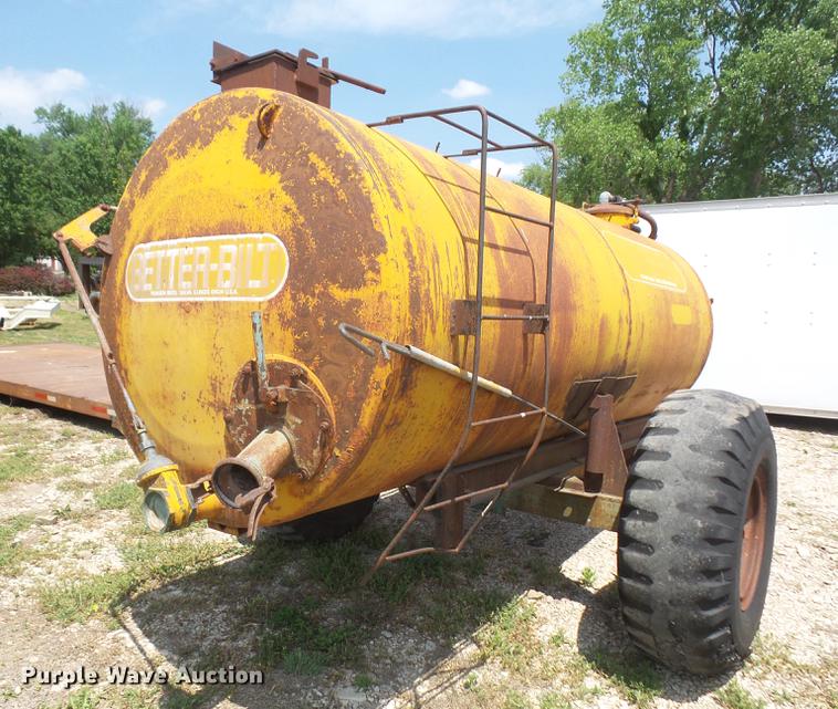 Better Built 1500 honey wagon in Wamego, KS Item DB6069 sold Purple