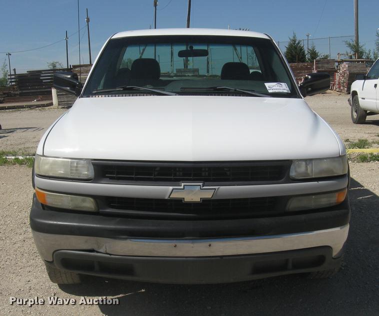 image for item DC2262 2001 Chevrolet Silverado 2500 utility bed pickup truck