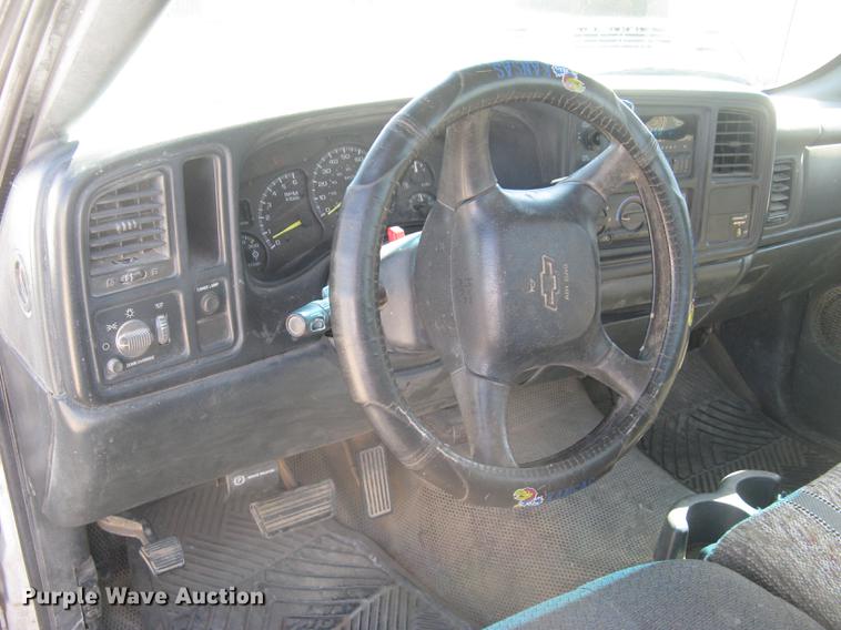 image for item DC2262 2001 Chevrolet Silverado 2500 utility bed pickup truck