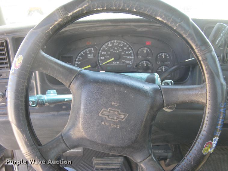 image for item DC2262 2001 Chevrolet Silverado 2500 utility bed pickup truck