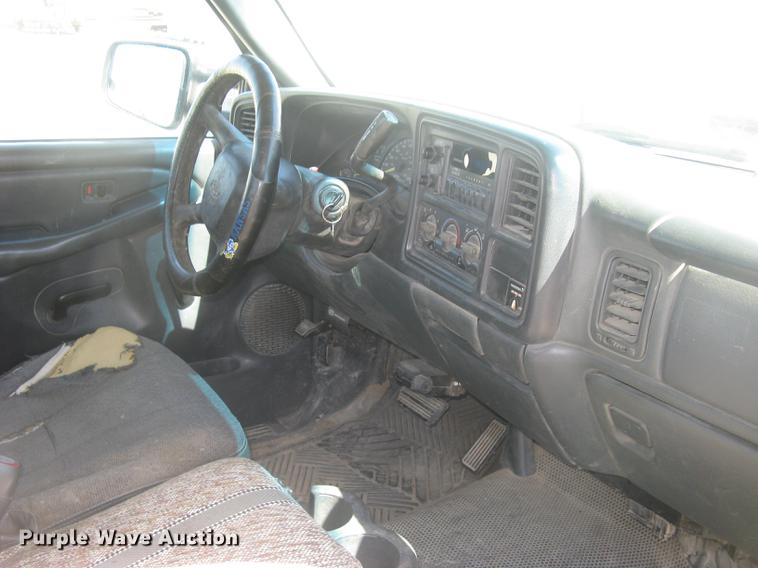 image for item DC2262 2001 Chevrolet Silverado 2500 utility bed pickup truck