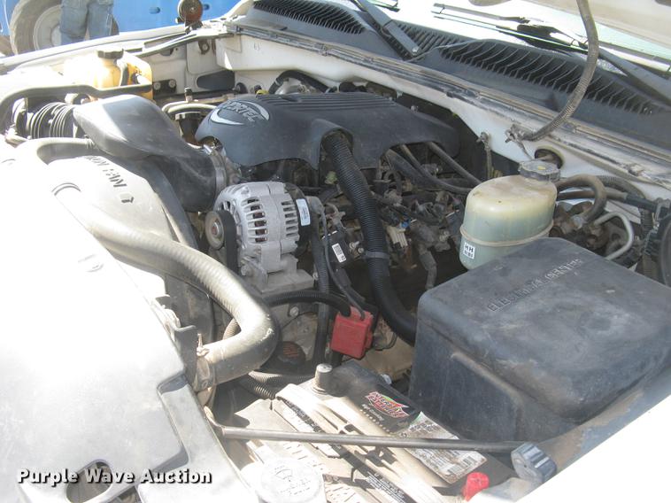 image for item DC2262 2001 Chevrolet Silverado 2500 utility bed pickup truck