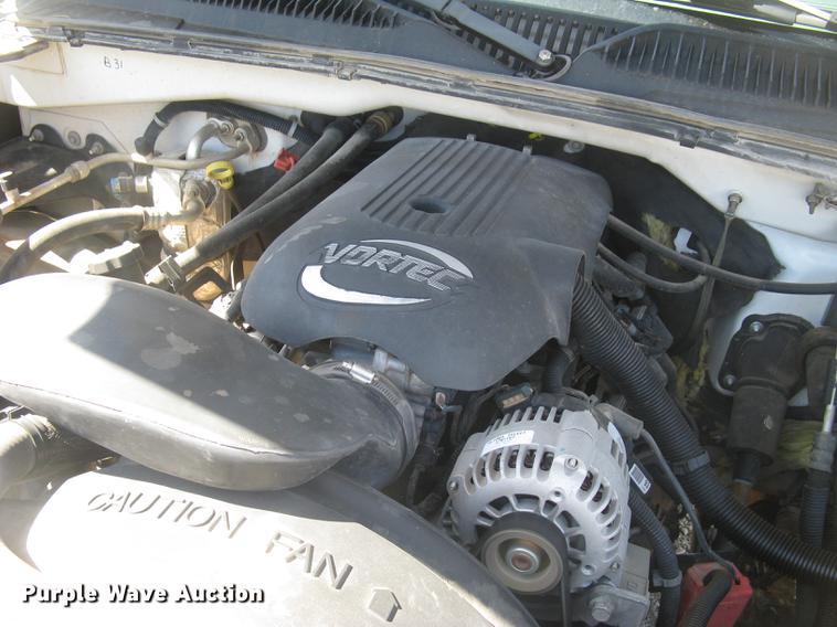 image for item DC2262 2001 Chevrolet Silverado 2500 utility bed pickup truck