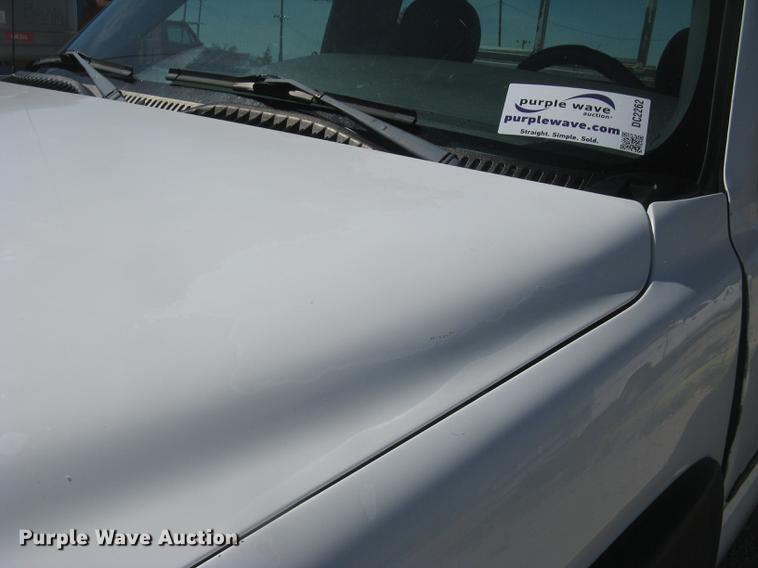 image for item DC2262 2001 Chevrolet Silverado 2500 utility bed pickup truck