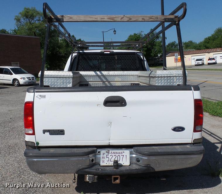 image for item DC4197 2002 Ford F350 Super Duty SuperCab pickup truck