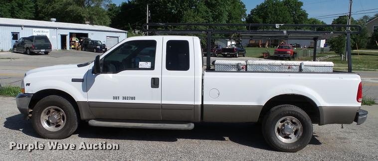 image for item DC4197 2002 Ford F350 Super Duty SuperCab pickup truck