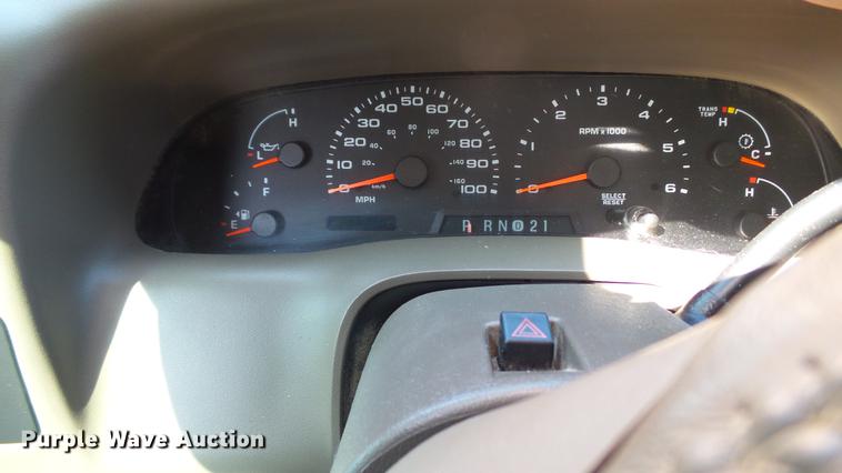 image for item DC4197 2002 Ford F350 Super Duty SuperCab pickup truck