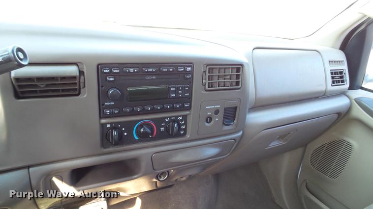 image for item DC4197 2002 Ford F350 Super Duty SuperCab pickup truck