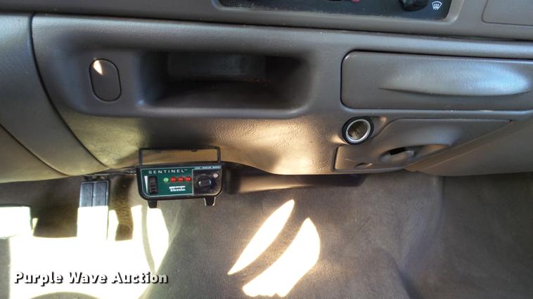 image for item DC4197 2002 Ford F350 Super Duty SuperCab pickup truck