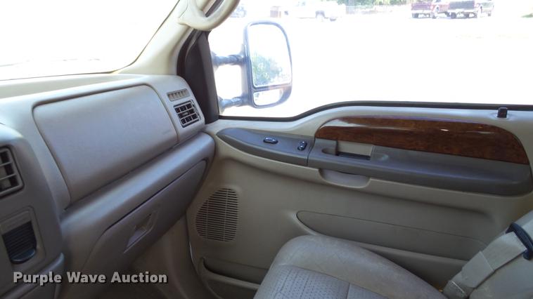 image for item DC4197 2002 Ford F350 Super Duty SuperCab pickup truck