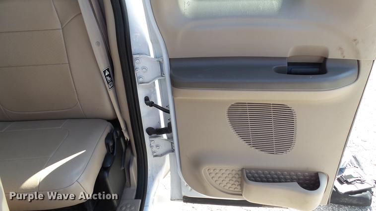 image for item DC4197 2002 Ford F350 Super Duty SuperCab pickup truck