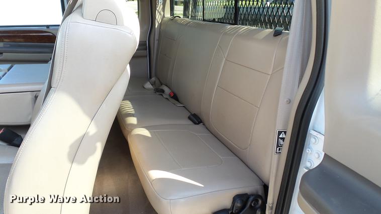 image for item DC4197 2002 Ford F350 Super Duty SuperCab pickup truck