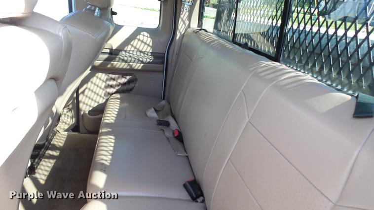 image for item DC4197 2002 Ford F350 Super Duty SuperCab pickup truck