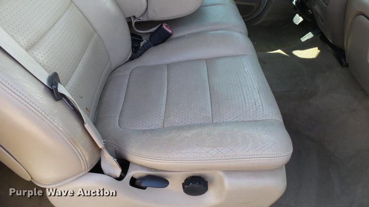 image for item DC4197 2002 Ford F350 Super Duty SuperCab pickup truck