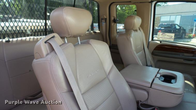 image for item DC4197 2002 Ford F350 Super Duty SuperCab pickup truck