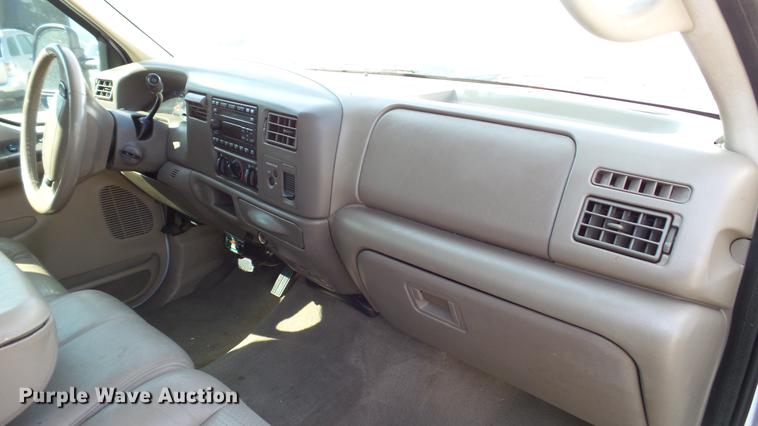 image for item DC4197 2002 Ford F350 Super Duty SuperCab pickup truck