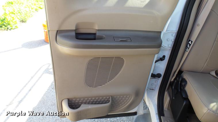 image for item DC4197 2002 Ford F350 Super Duty SuperCab pickup truck