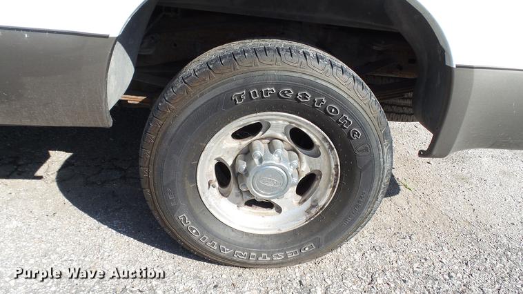 image for item DC4197 2002 Ford F350 Super Duty SuperCab pickup truck