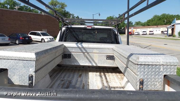 image for item DC4197 2002 Ford F350 Super Duty SuperCab pickup truck