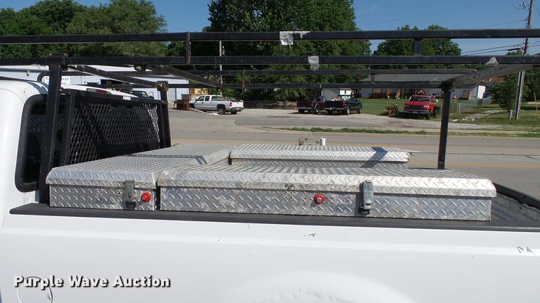 image for item DC4197 2002 Ford F350 Super Duty SuperCab pickup truck