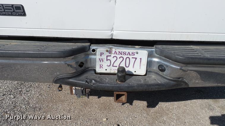 image for item DC4197 2002 Ford F350 Super Duty SuperCab pickup truck