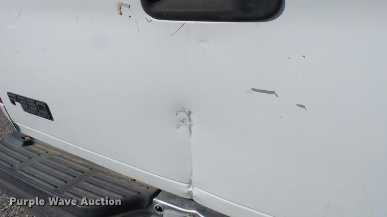image for item DC4197 2002 Ford F350 Super Duty SuperCab pickup truck