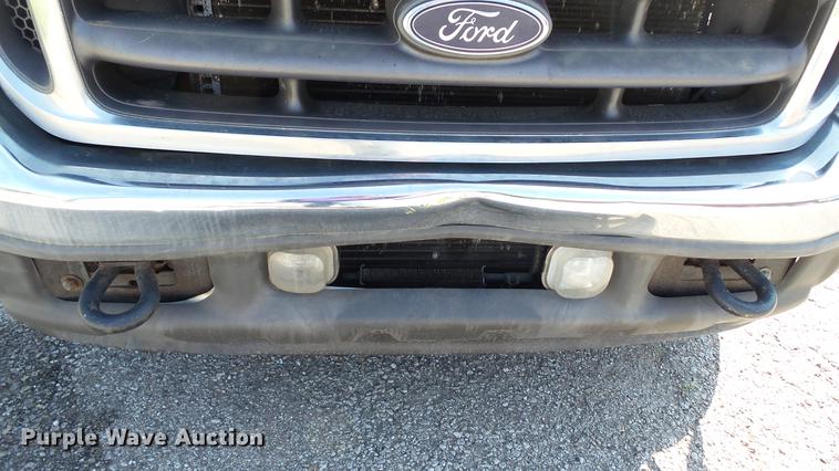 image for item DC4197 2002 Ford F350 Super Duty SuperCab pickup truck
