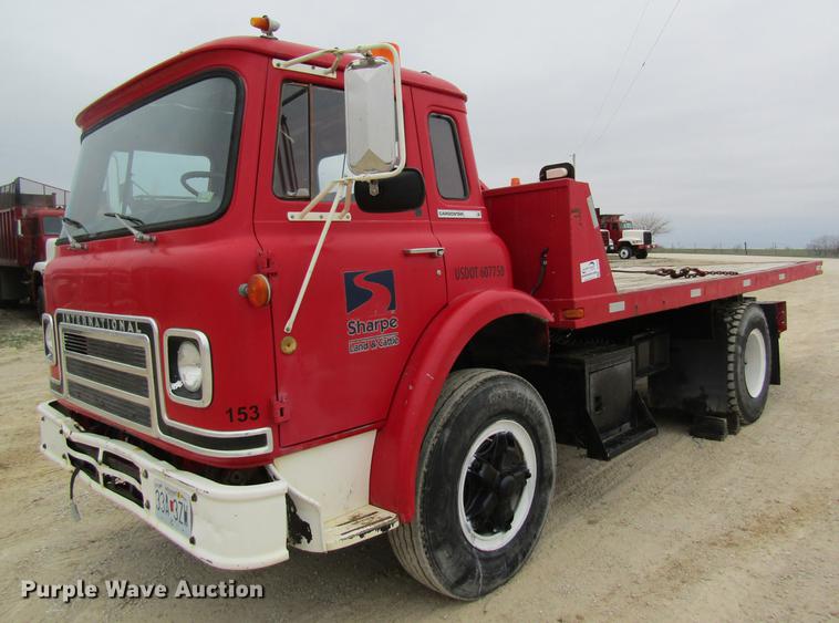 image for item DC4304 1977 International C01710B rollback truck
