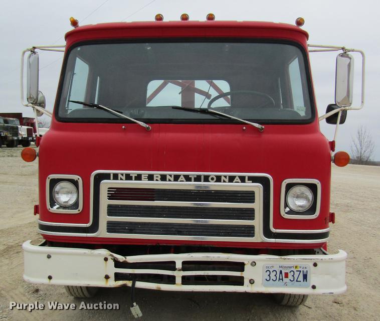 image for item DC4304 1977 International C01710B rollback truck