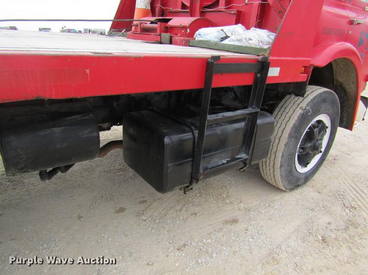 image for item DC4304 1977 International C01710B rollback truck