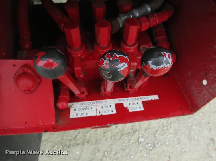 image for item DC4304 1977 International C01710B rollback truck