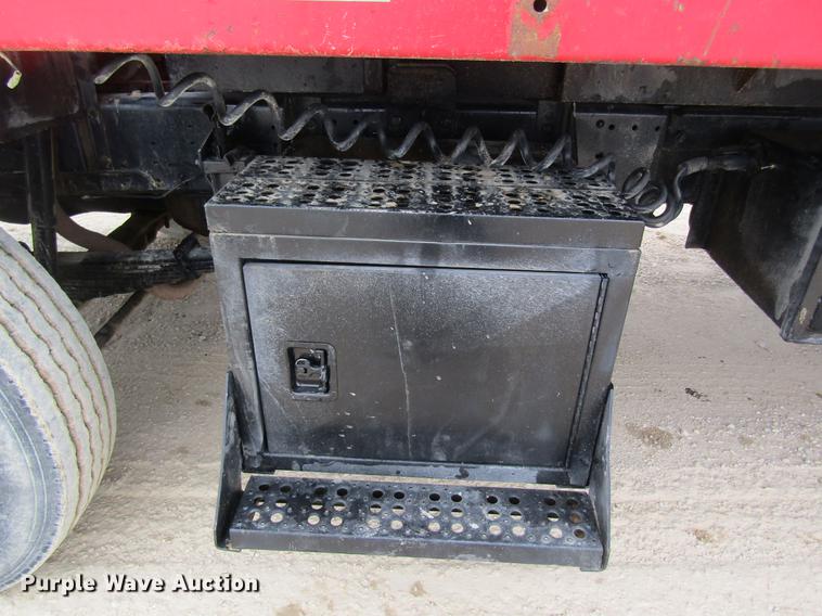 image for item DC4304 1977 International C01710B rollback truck