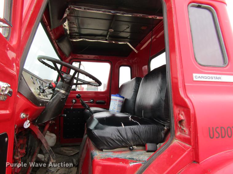 image for item DC4304 1977 International C01710B rollback truck