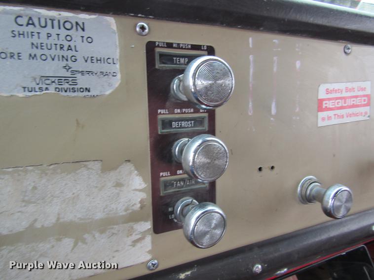 image for item DC4304 1977 International C01710B rollback truck