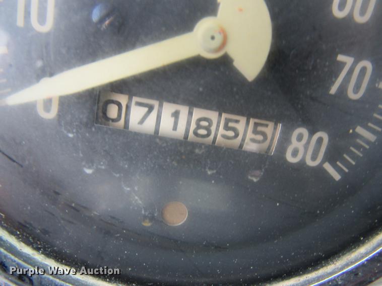 image for item DC4304 1977 International C01710B rollback truck