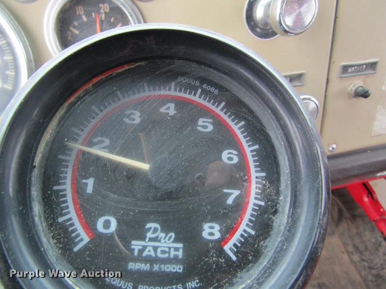 image for item DC4304 1977 International C01710B rollback truck