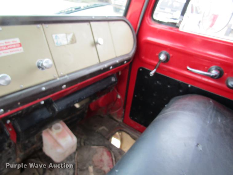 image for item DC4304 1977 International C01710B rollback truck