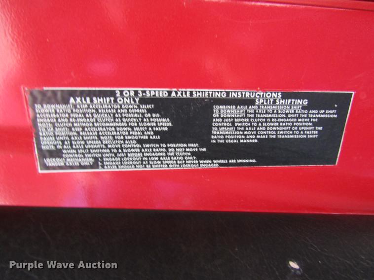 image for item DC4304 1977 International C01710B rollback truck