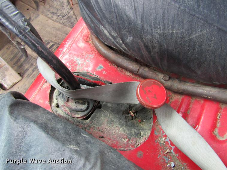 image for item DC4304 1977 International C01710B rollback truck