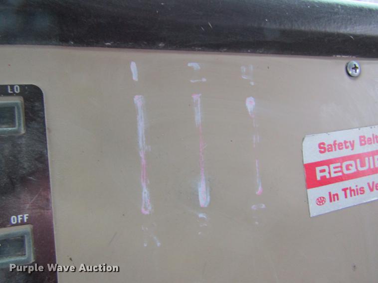 image for item DC4304 1977 International C01710B rollback truck