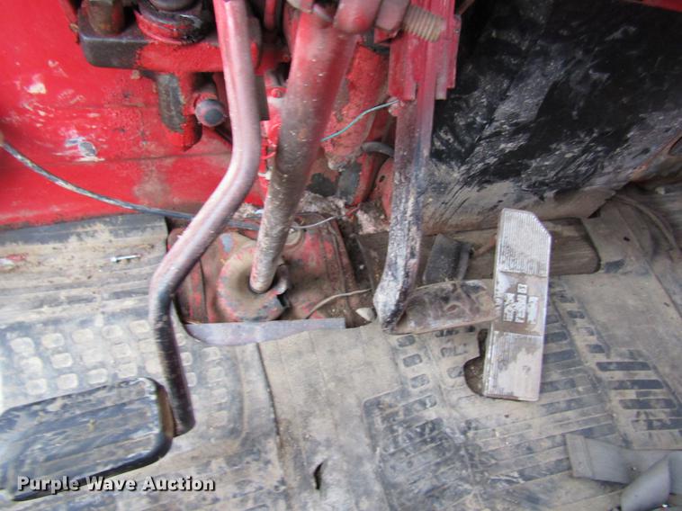 image for item DC4304 1977 International C01710B rollback truck