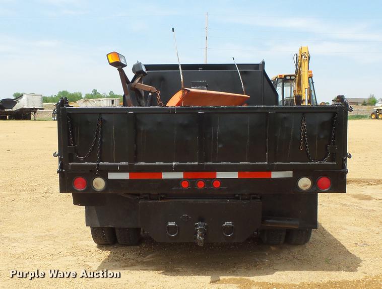 image for item DC4727 1999 Ford F550 Super Duty dump truck