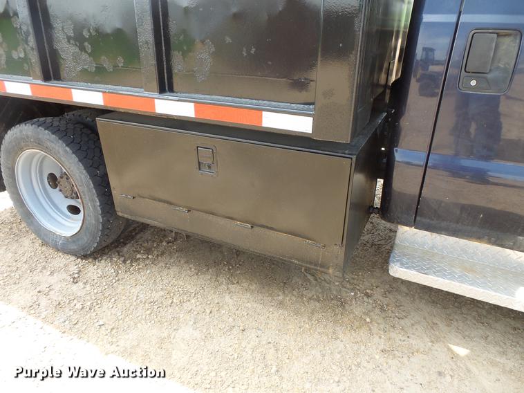 image for item DC4727 1999 Ford F550 Super Duty dump truck