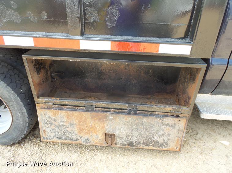 image for item DC4727 1999 Ford F550 Super Duty dump truck