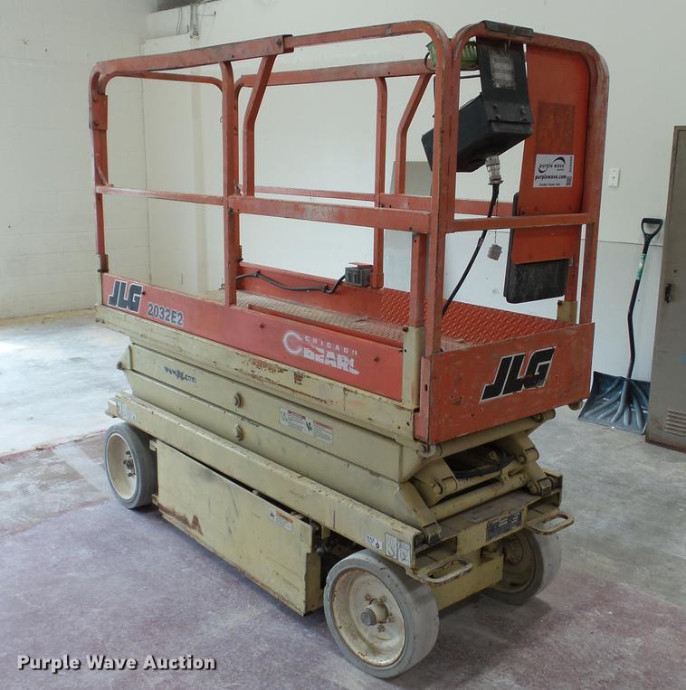 image for item DC5508 1999 JLG 2032E2 scissor lift