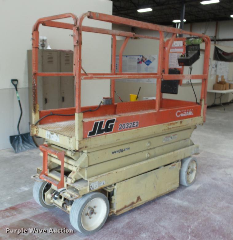 image for item DC5508 1999 JLG 2032E2 scissor lift