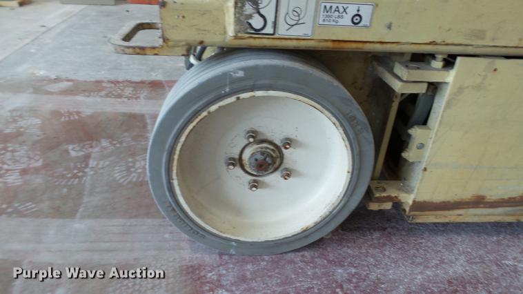 image for item DC5508 1999 JLG 2032E2 scissor lift